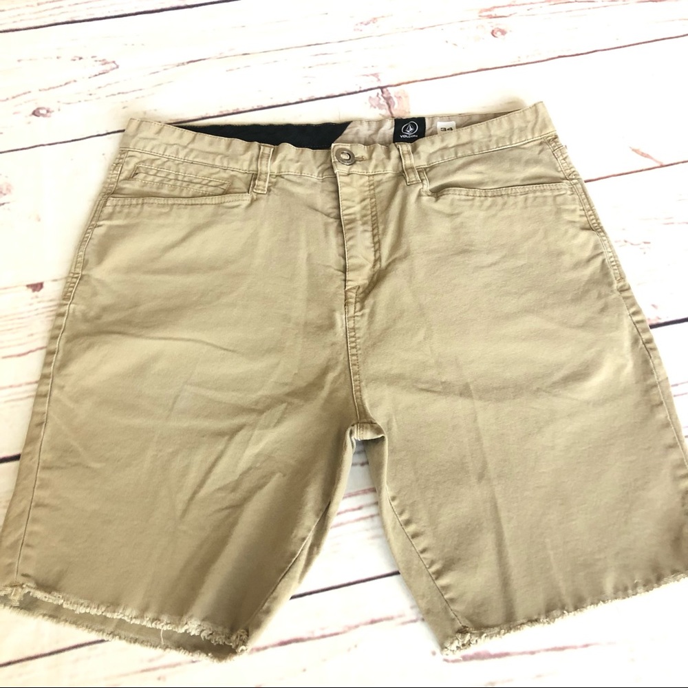 Volcom tan men’s shorts